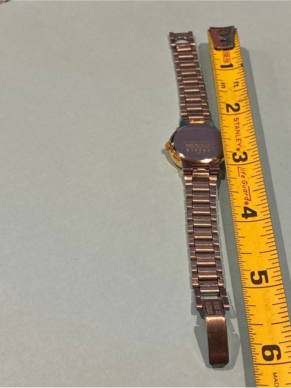 Vintage Citizen Womens 3220-K03755 Quartz Watch 2 Tone Bracelet Band Black Dial